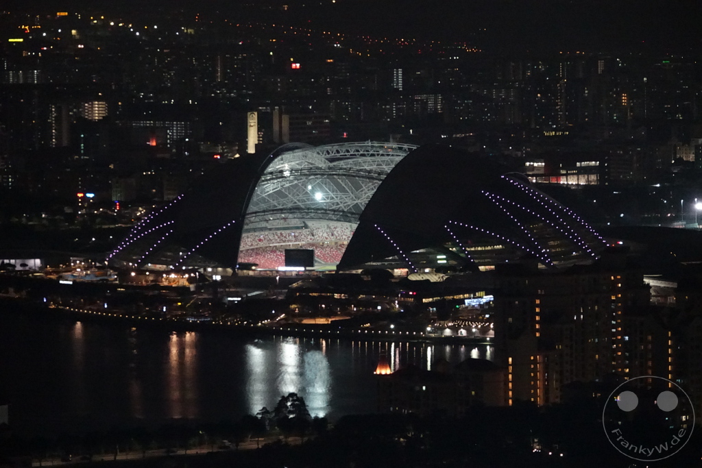 Singapur - National Stadium by night