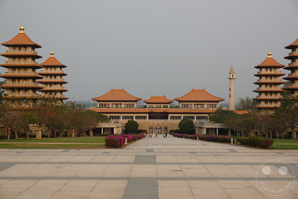 Taiwan - Kaohsiung - Fo-Guang-Shan-Buddha-Museum