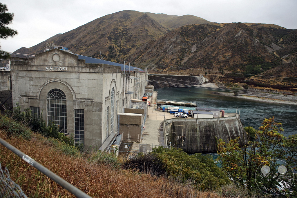 New Zealand South Island - Lake Waitaki Damm