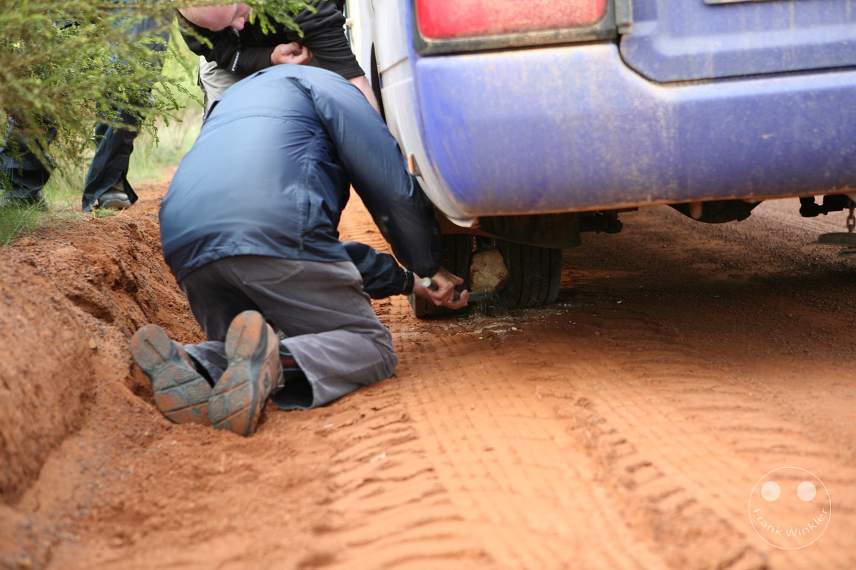 Australia - Kangaroo Island - Bad luck - Car "On The Rock"