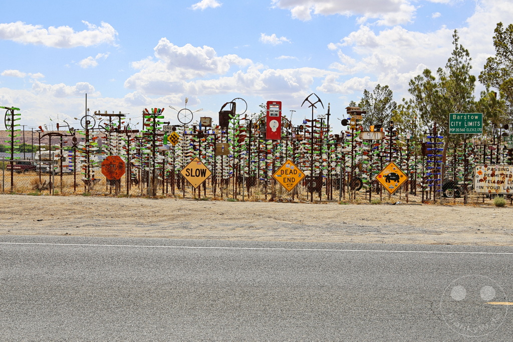 Kalifornien - Oro Grande - Elmer’s Bottle Tree Ranch