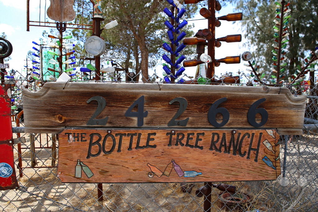 Kalifornien - Oro Grande - Elmer’s Bottle Tree Ranch