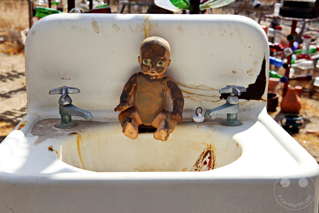 Kalifornien - Oro Grande - Elmer’s Bottle Tree Ranch