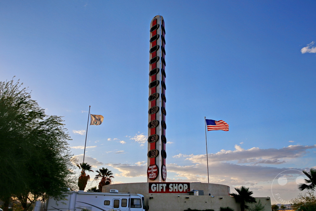 Kalifornien - Baker - Aliens