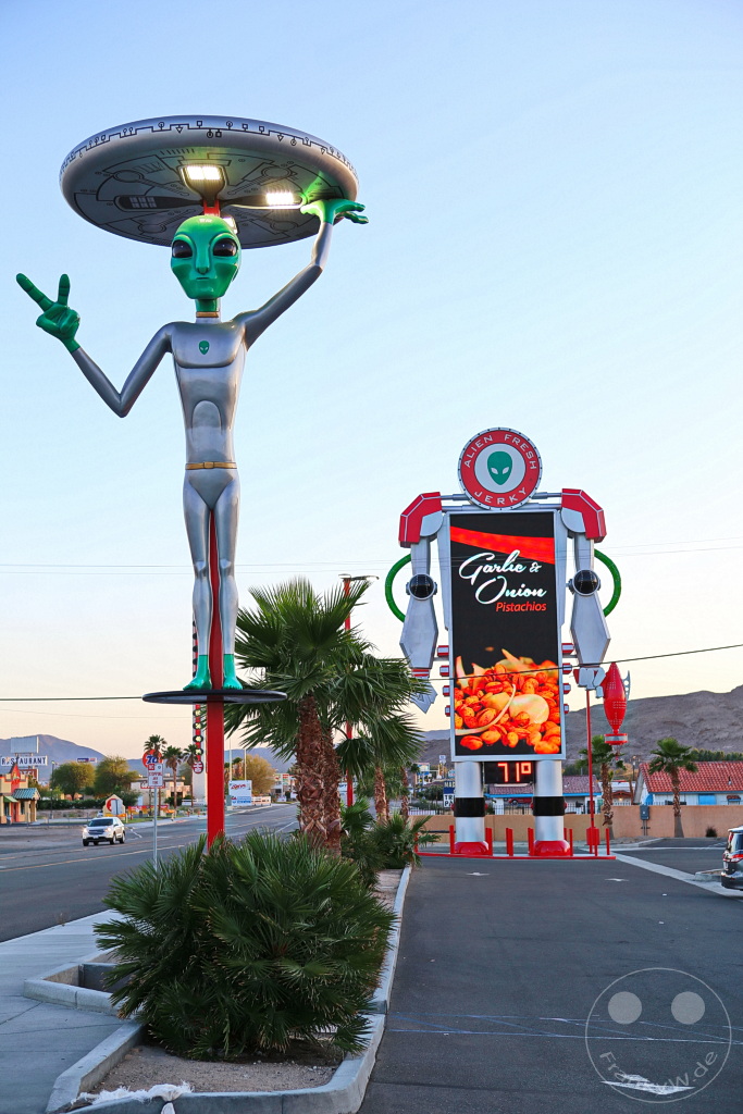 Kalifornien - Baker - Aliens