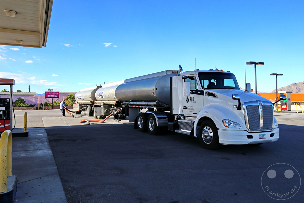 Nevada - Amargosa Valley - Area 51 Alien Center