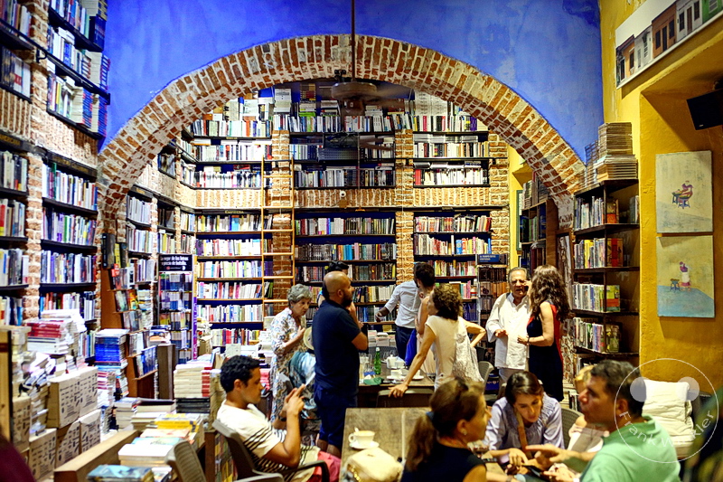 Kolumbien - Cartagena - Abaco Libros y Cafe - Buchhandlung - Altstadt