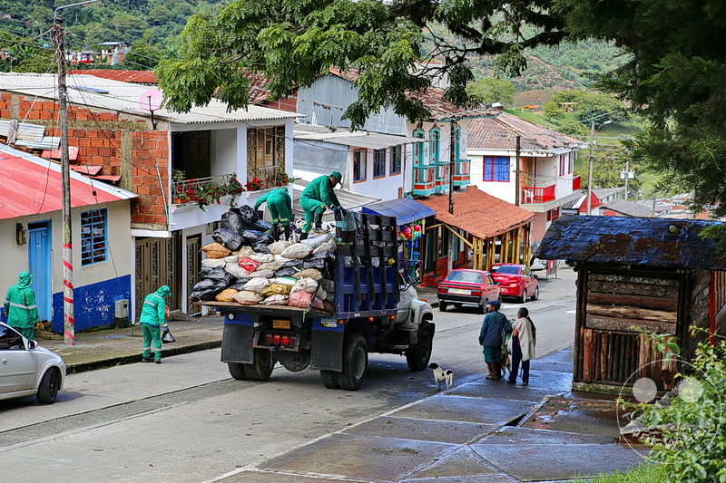 Kolumbien - Kaffeezone - Cordoba - Muellabfuhr