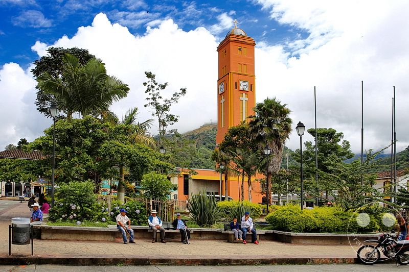 Kolumbien - Kaffeezone - Pijao - Hauptplatz