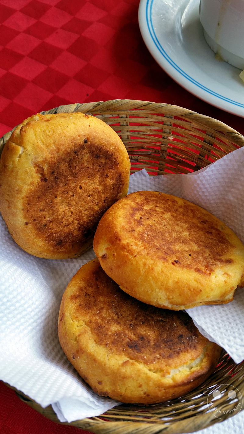 Kolumbien - Restaurante Los Reyes - Arepa - Spezialitaet