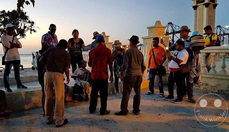 Kolumbien - Santa Marta - Hafenpromenade - Strassenmusik