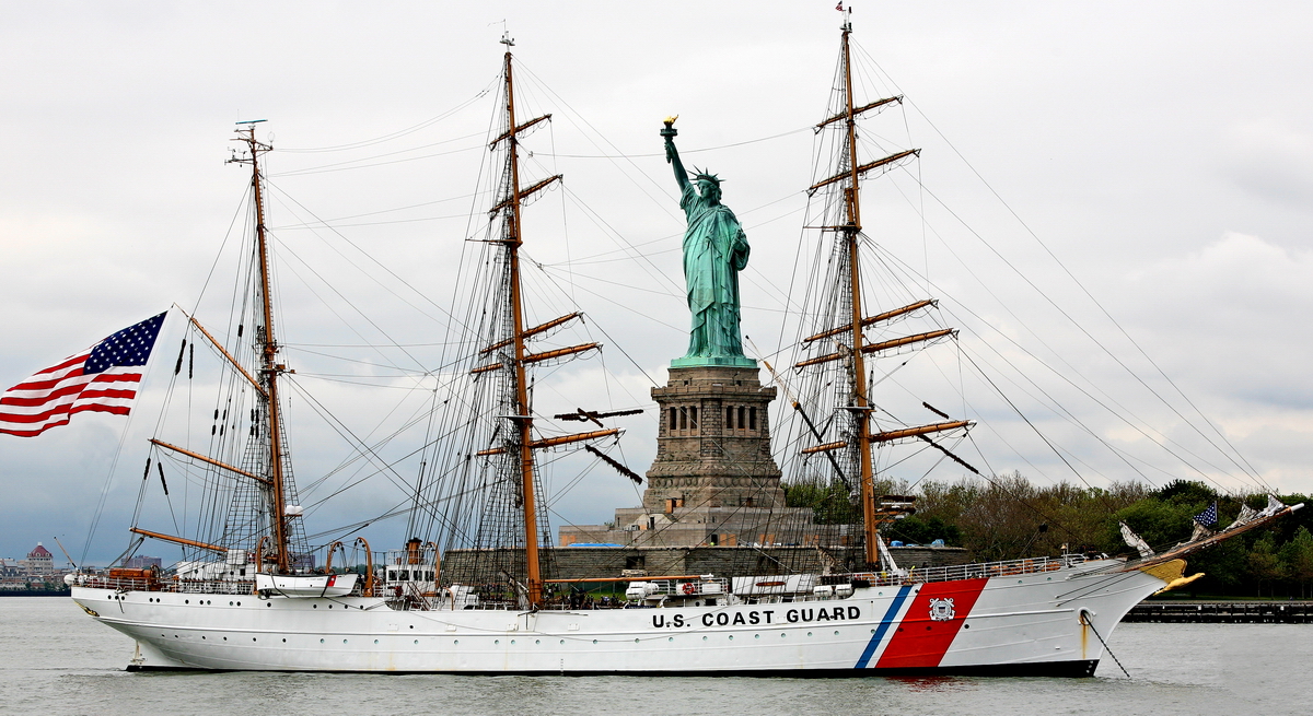 New York - Lady Liberty - Cost Guard