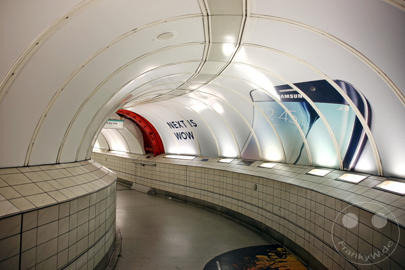 England - London - Underground - Monument