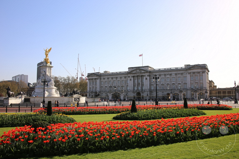 England - London - Victoria Memorial