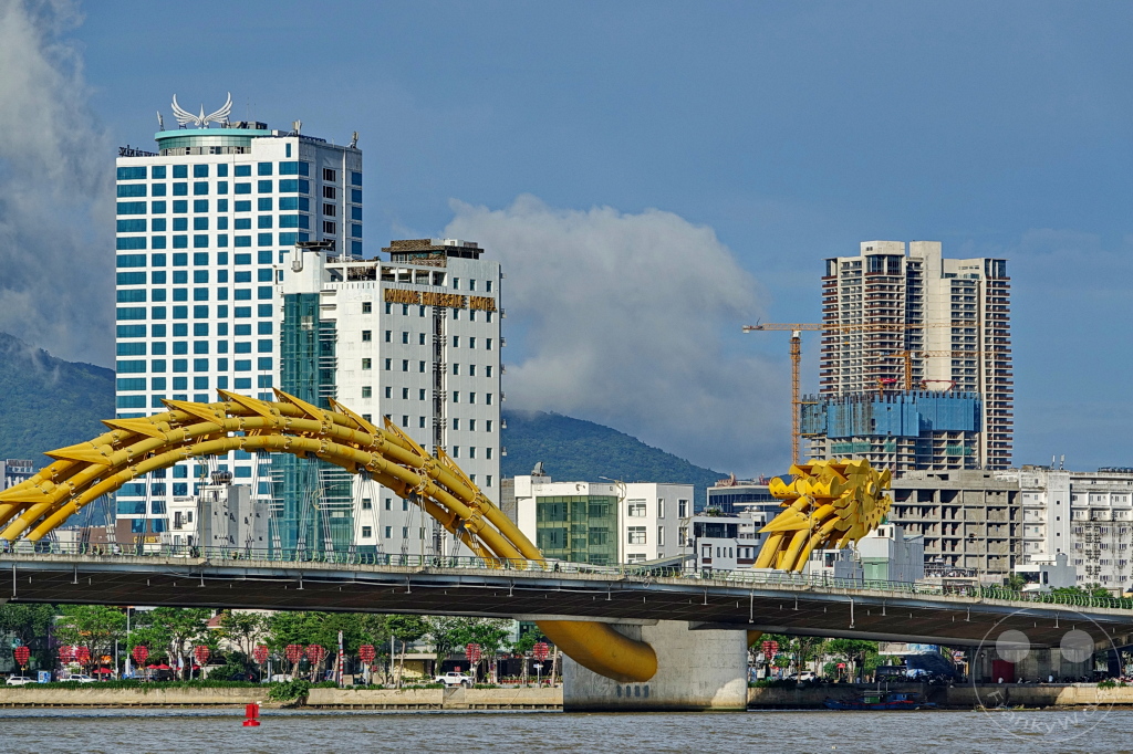 Vietnam - Da Nang - Dragon Bridge
