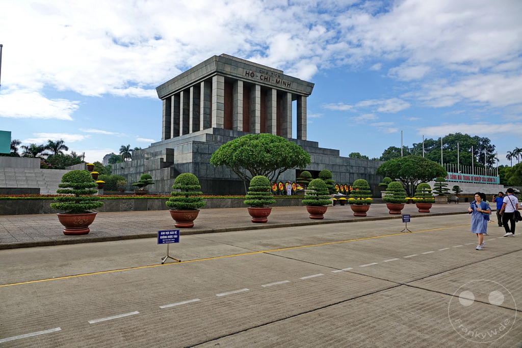 Vietnam - Hanoi - Ho-Chi-Minh-Mausoleum
