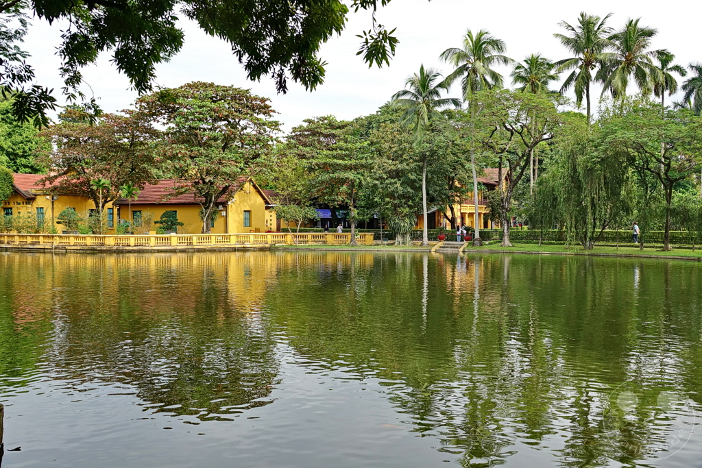 Vietnam - Hanoi - Carp Pond - Ho Chi Minh’s house