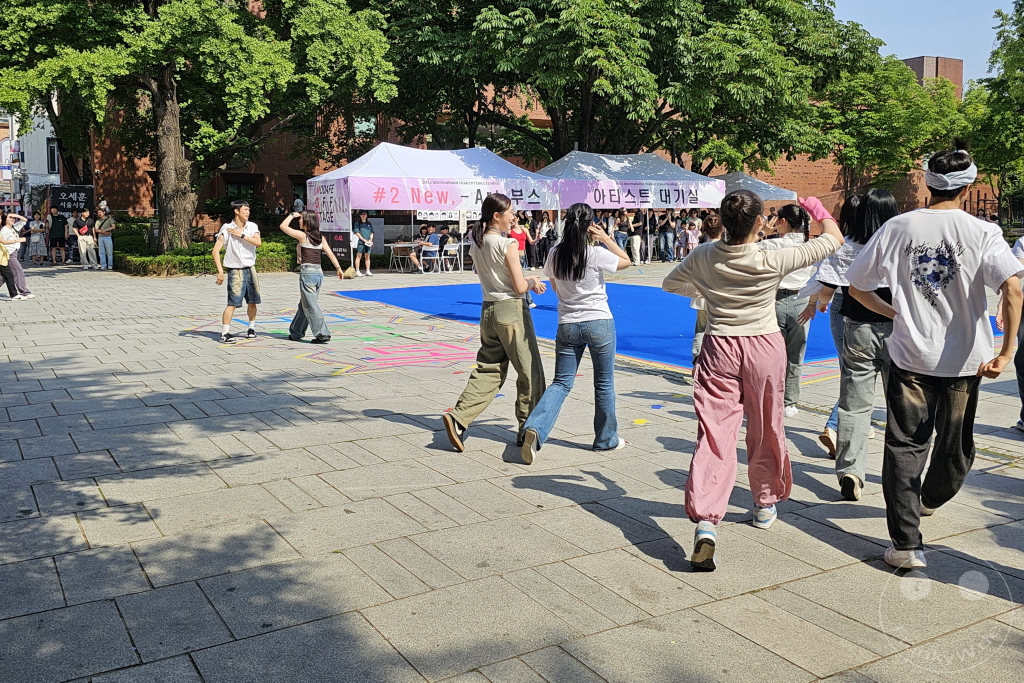 Südkorea - Seoul - Daehangno district - Marronnier Park - Modern Dance Festival