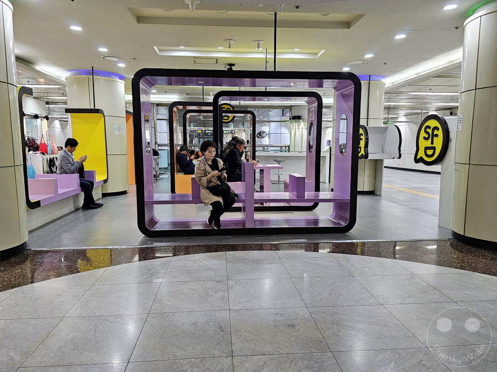 Südkorea - Seoul - Metro Dongdaemun Design Plaza (DDP)