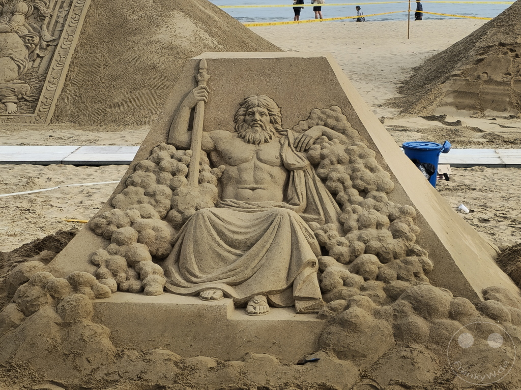 Südkorea - Busan- Haeundae Beach - sand sculptures