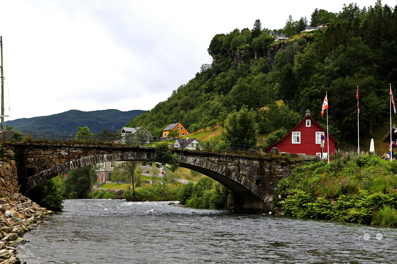 Norway - Wasserfall Steinsdalsfossen