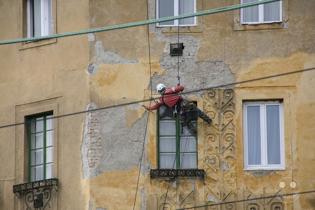 Ungarn - Budapest - Facades Worker