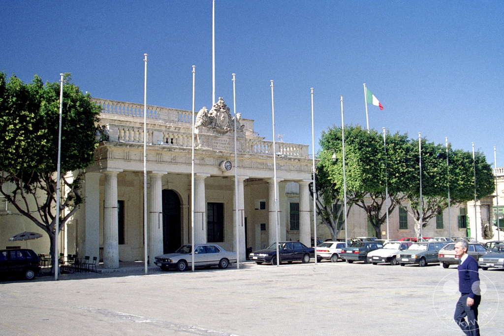 Malta - Valletta - St. George's Square - Main Guard building