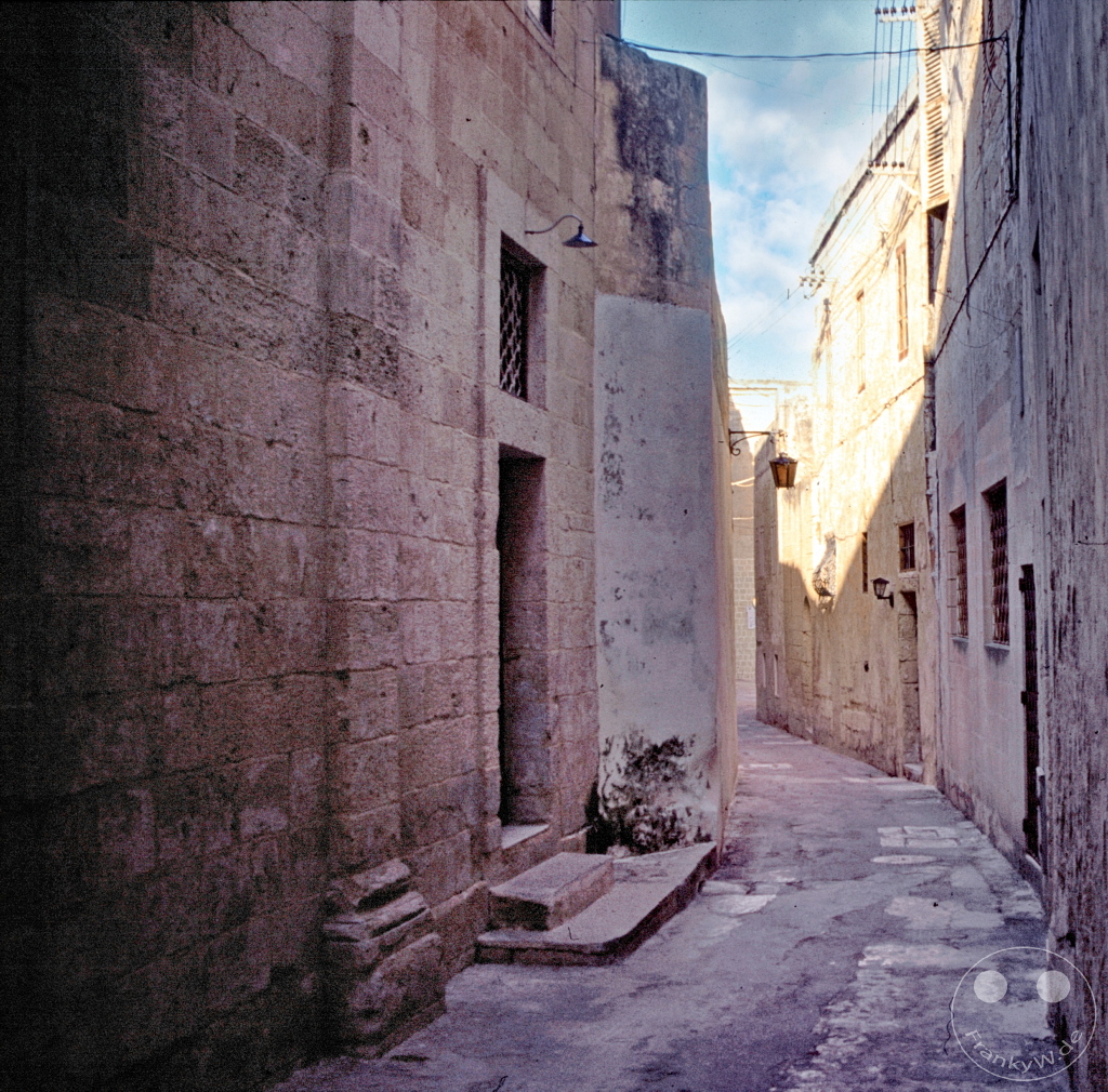 Malta - Mdina - narrow alley