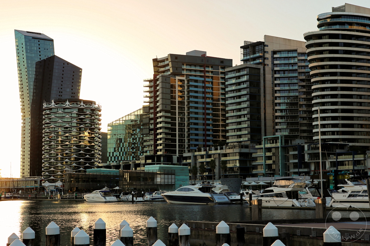 Australia - Melbourne - Docklands - Marina Tower Melbourne