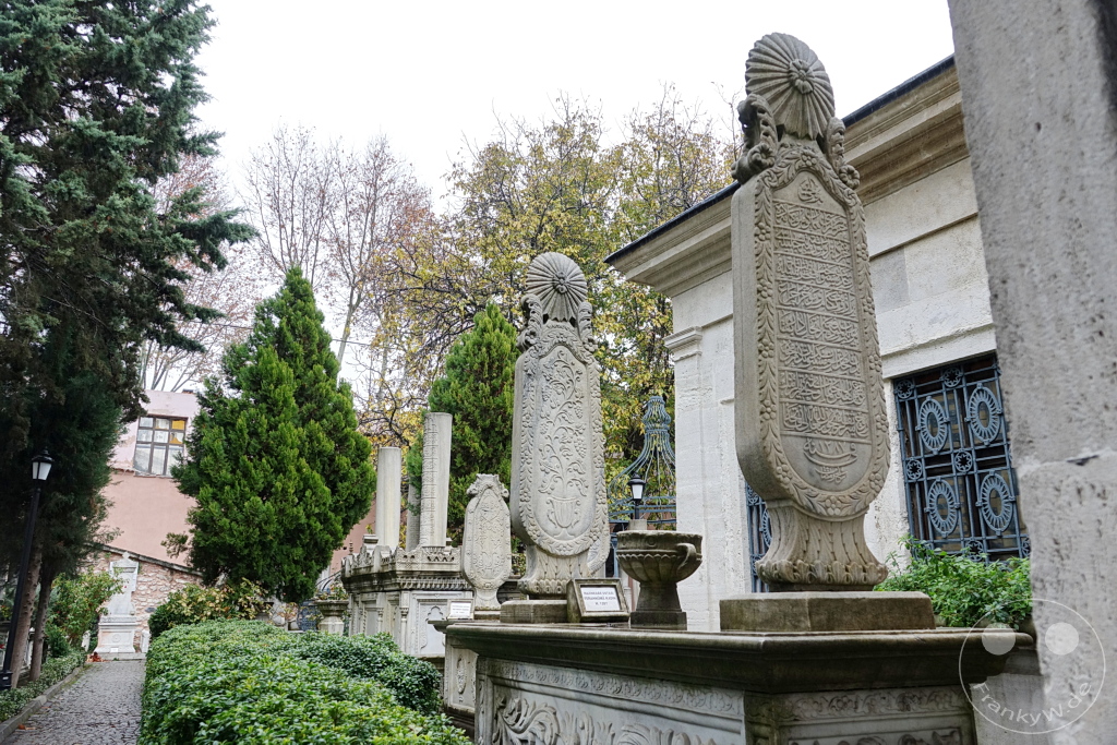 Turkey - Istanbul - Cemetery - Ottoman tomb