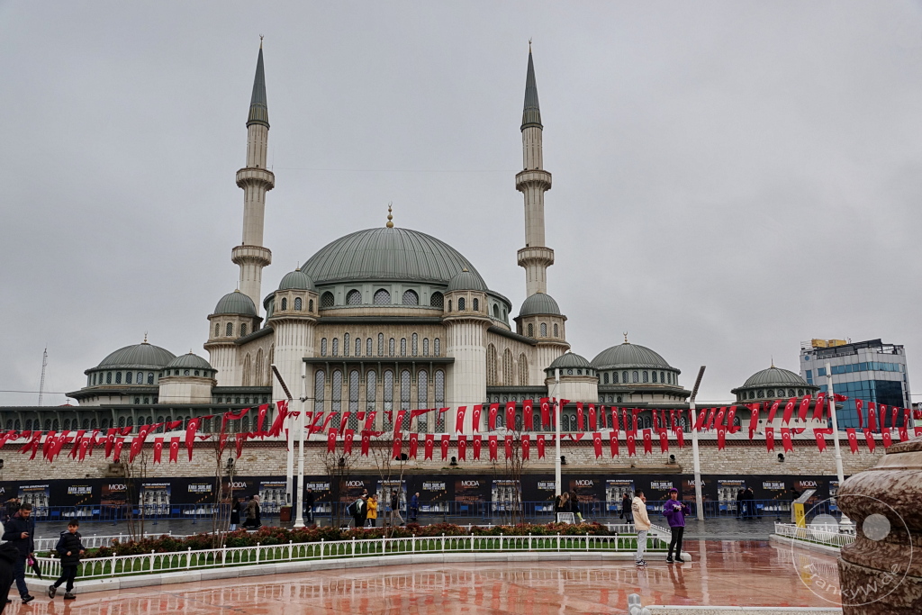 Turkey - Istanbul - Taksim Moschee - Taksim Square