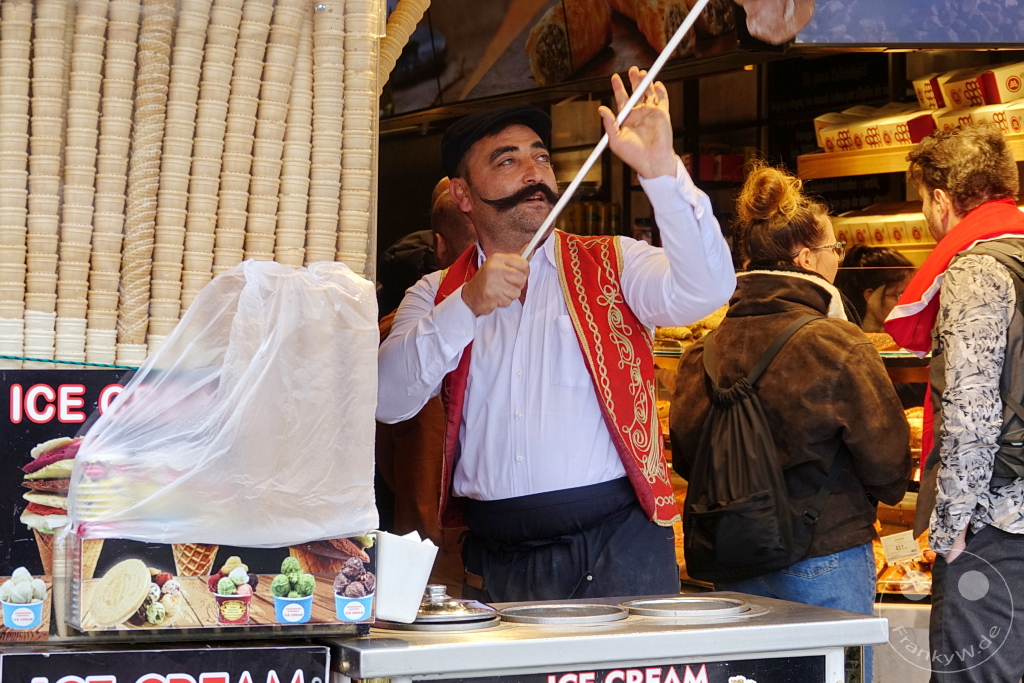 Turkey - Istanbul - Ice Cream - Istiklal Caddesi