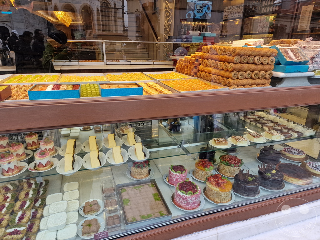 Turkey - Istanbul - Istiklal Caddesi - Pastisserie