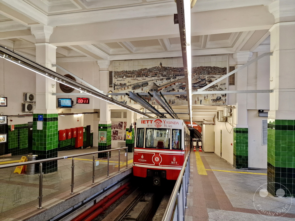 Turkey - Istanbul - Beyoğlu station - Tünel funicular railway