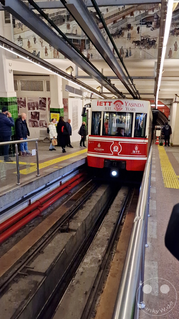 Turkey - Istanbul - Beyoğlu station - Tünel funicular railway