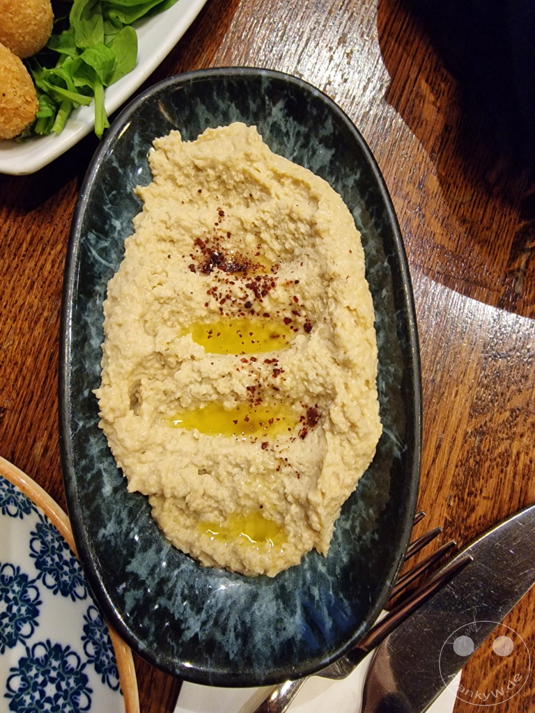 Turkey - Istanbul - Güney Restaurant - Hummus
