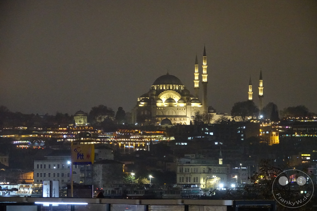 Turkey - Istanbul - illuminated Suleymaniye mosque