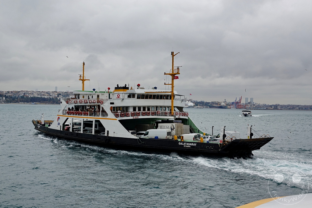 Turkey - Istanbul - Eminönü Ferry Terminal