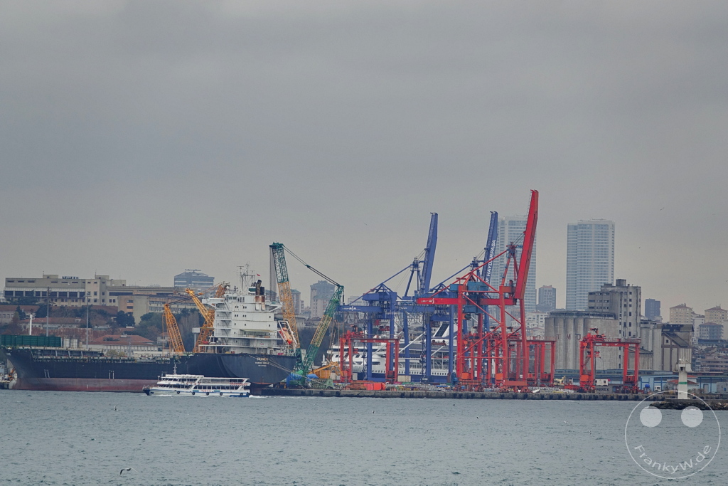 Turkey - Istanbul - Haydarpaşa Port - cargo port