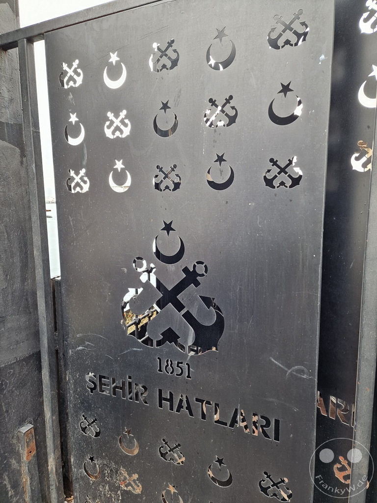 Turkey - Istanbul - Şehir Hatları - City Lines - Ferry pier