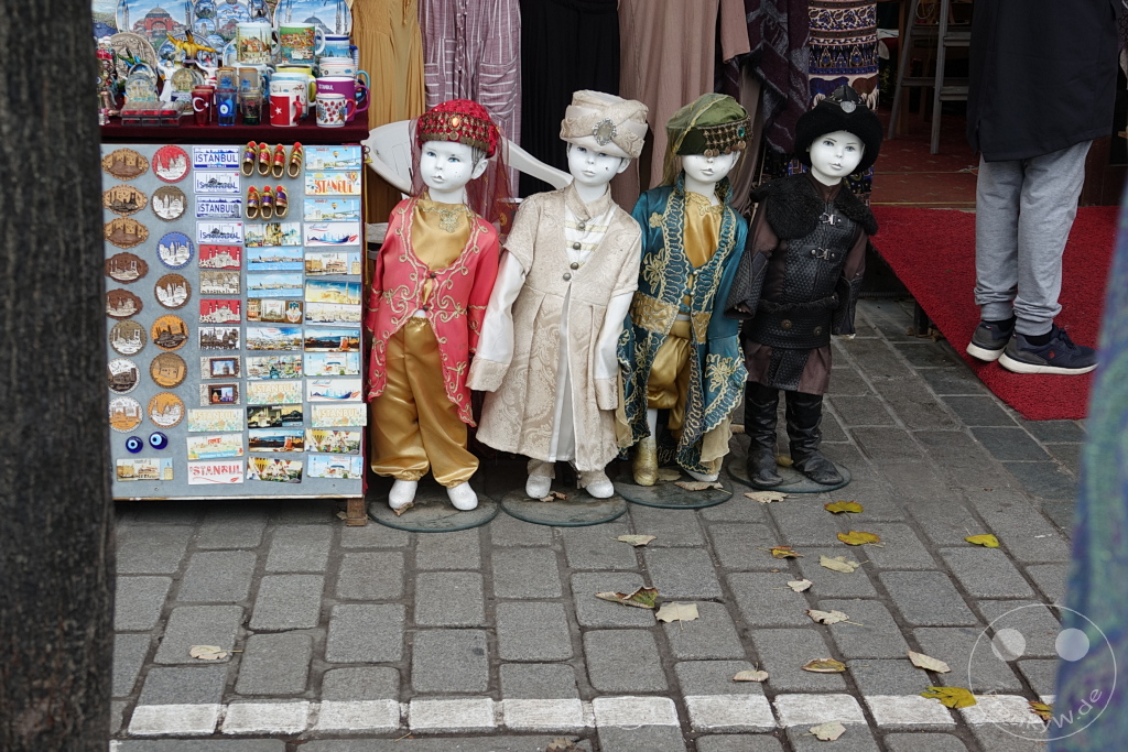 Turkey - Istanbul - Souvenir - Oriental costumes