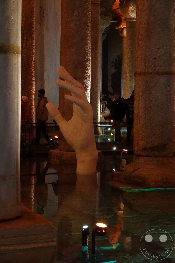 Turkey - Istanbul - Cisterna Basilica - Yerebatan Cisterna - Hand Sculpture