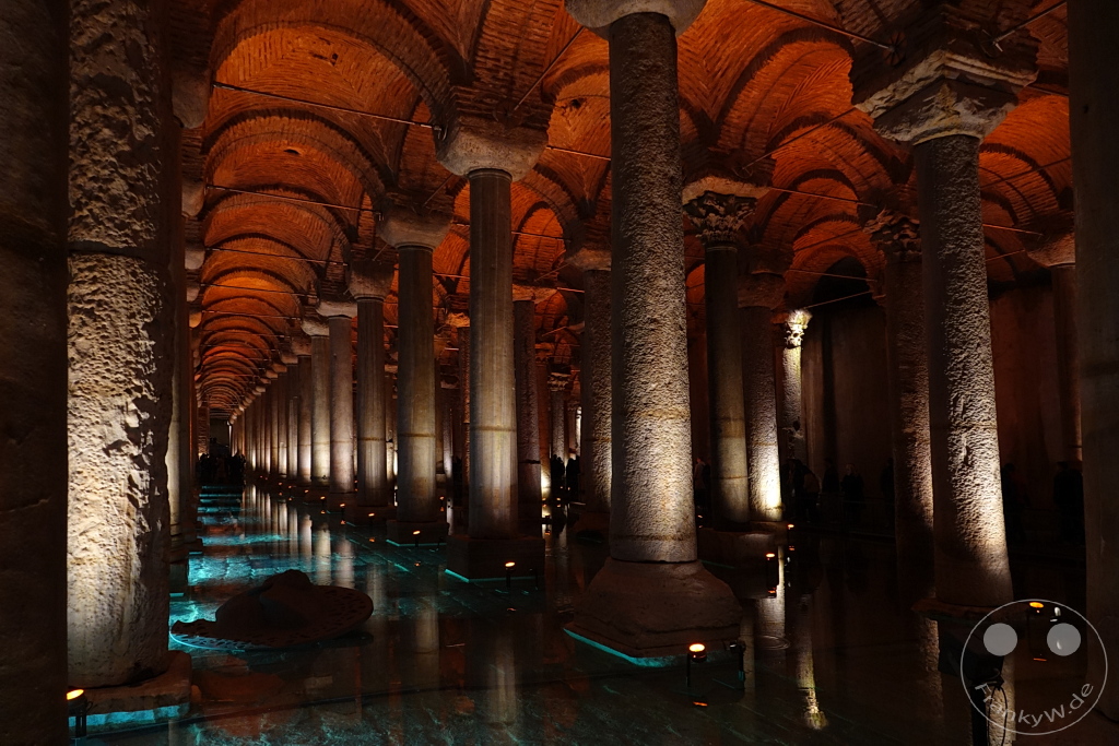 Turkey - Istanbul - Cisterna Basilica - Yerebatan Cisterna