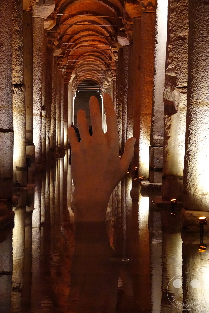Turkey - Istanbul - Cisterna Basilica - Yerebatan Cisterna - Hand Sculpture
