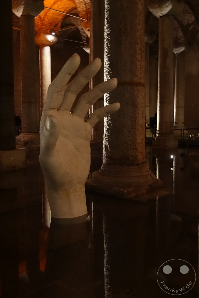 Turkey - Istanbul - Cisterna Basilica - Yerebatan Cisterna - Hand Sculpture