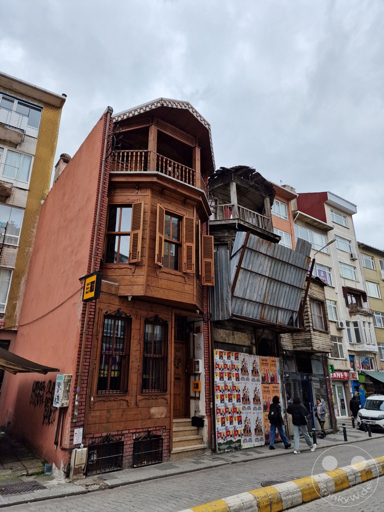 Turkey - Istanbul - Kadikoy - Old Wooden House - 68 Halitağa Cd.