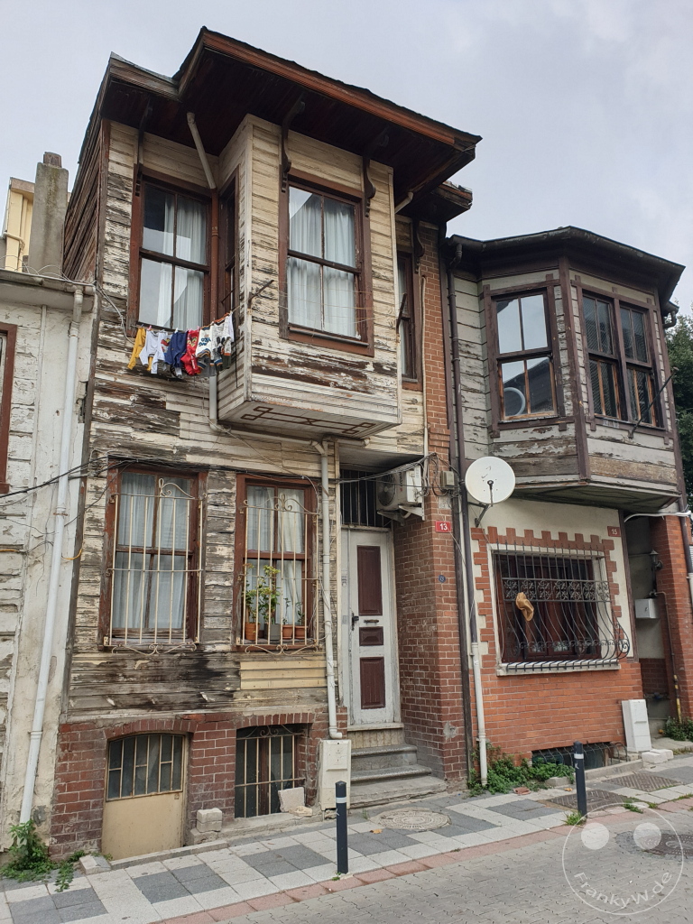 Turkey - Istanbul - Kadikoy - Old Wooden House -13 Mühendis Sarı Ali Sk.