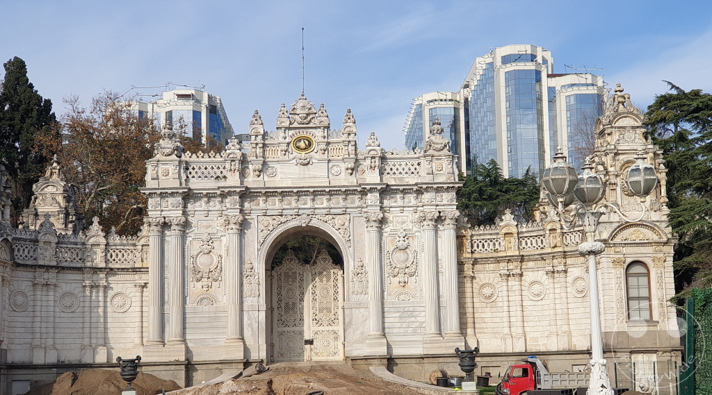 Turkey - Istanbul - Dolmabahçe-Palast - Sultanate Gate