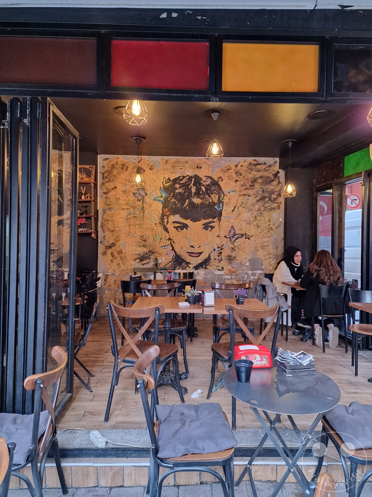Turkey - Istanbul - Belat - coffee shop - Audrey Hepburn picture in the background