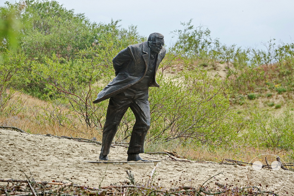 Litauen - Kurische Nehrung - Nida - Bronzestatue von Jean-Paul Sartre "Gegen den Wind"